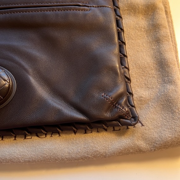 Bottega Veneta Intrecciato Leather Twist Lock Flap Clutch - Picture 6 of 11